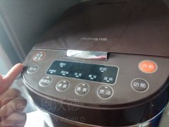電飯煲怎么清洗？用神奇清潔海綿去除電飯煲污漬圖解